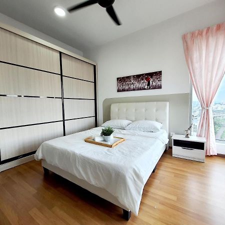 Residensi Flora Apartment Seri Kembangan Exterior foto