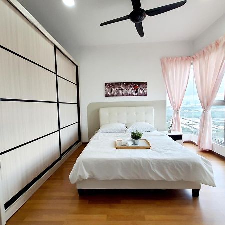 Residensi Flora Apartment Seri Kembangan Exterior foto