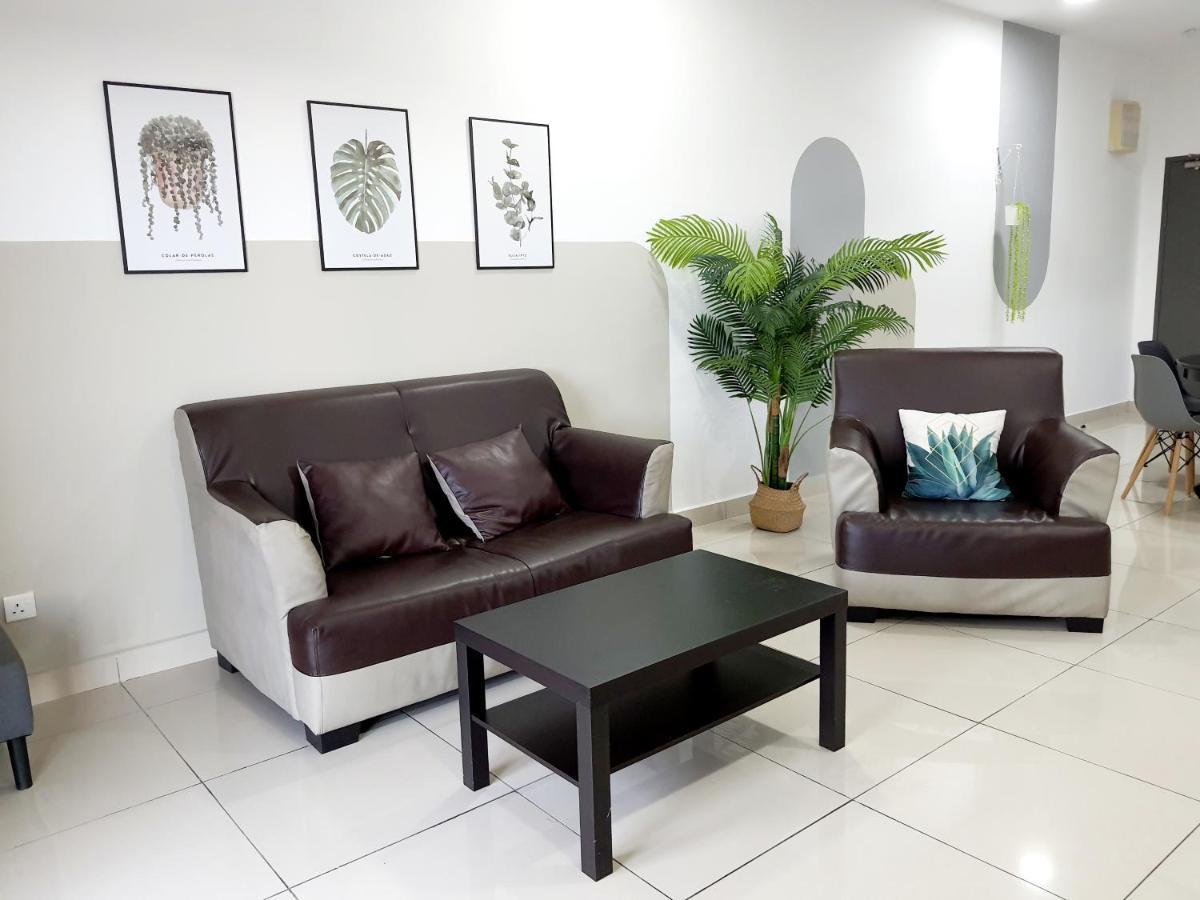 Residensi Flora Apartment Seri Kembangan Exterior foto