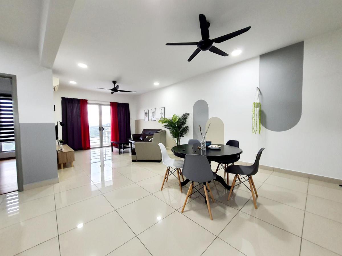 Residensi Flora Apartment Seri Kembangan Exterior foto