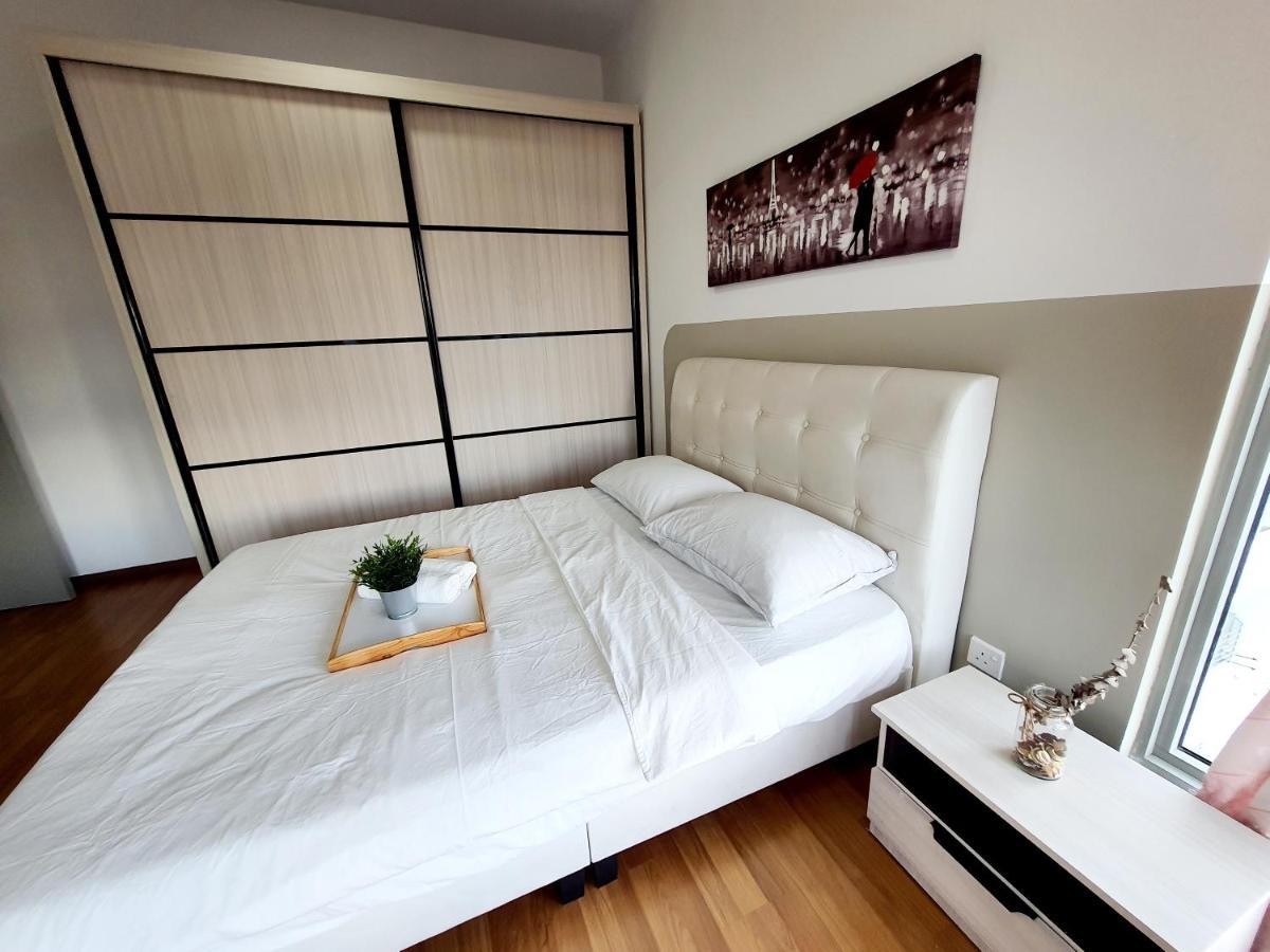 Residensi Flora Apartment Seri Kembangan Exterior foto