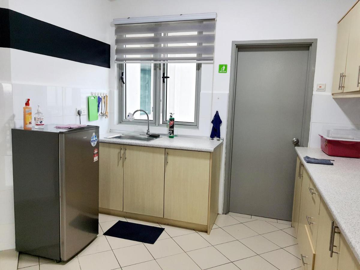Residensi Flora Apartment Seri Kembangan Exterior foto